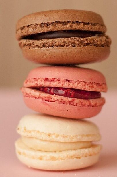 pastry, macaroon, sweet-731823.jpg